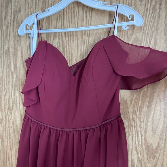 Off the shoulder. merlot. size 10 - Picture 2 of 2